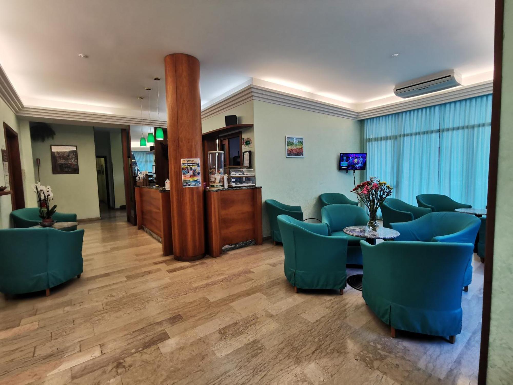 Hotel Pine Beach Rosolina Mare Exterior photo