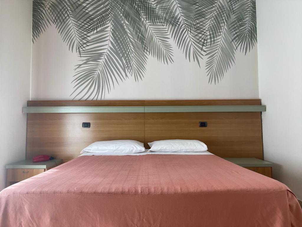 Hotel Pine Beach Rosolina Mare Exterior photo